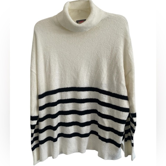 Vince Camuto Women's Striped Eyelash
Cozy Turtleneck Size Large - Picture 1 of 11
